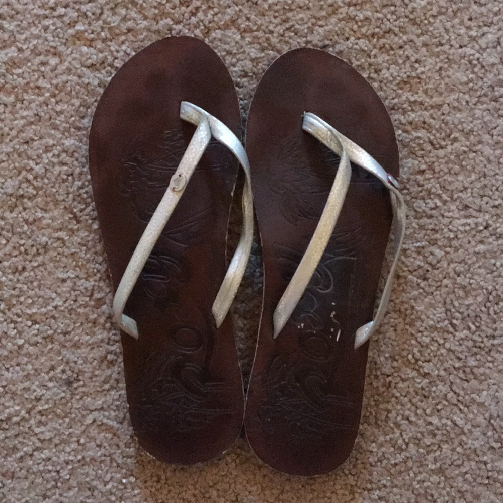 Roxy flip flops